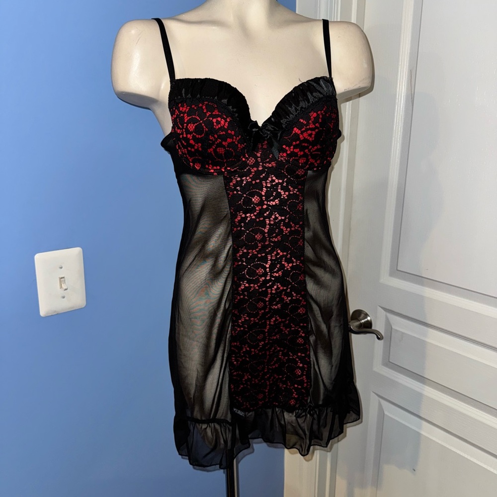 Marilyn Monroe Black and Red Lace Chemise